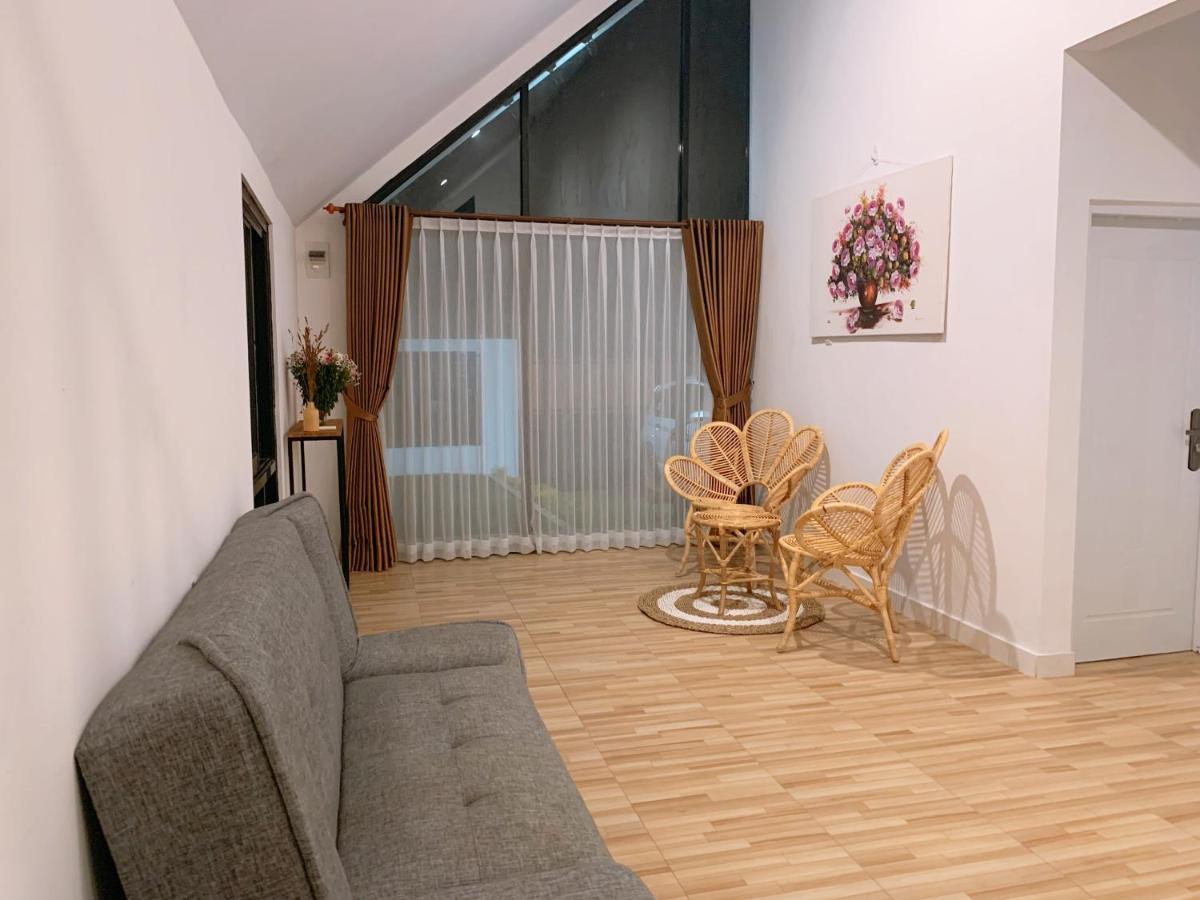 Casa De Gaudi Lembang Villa Екстериор снимка